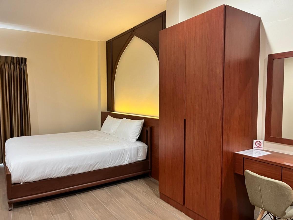 Anwari Hotel Bangkok Bagian luar foto