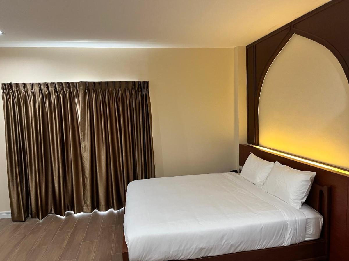 Anwari Hotel Bangkok Bagian luar foto
