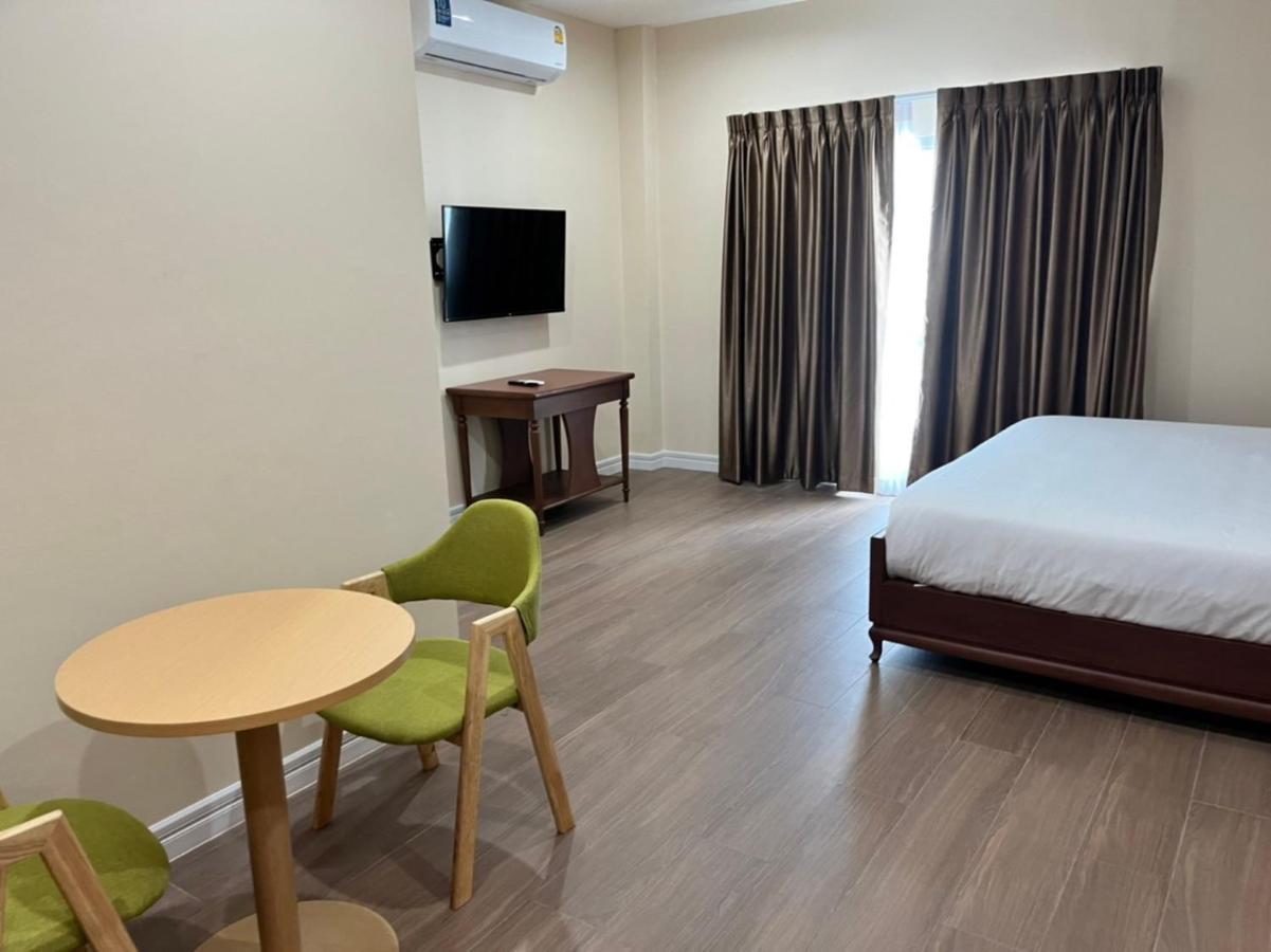 Anwari Hotel Bangkok Bagian luar foto