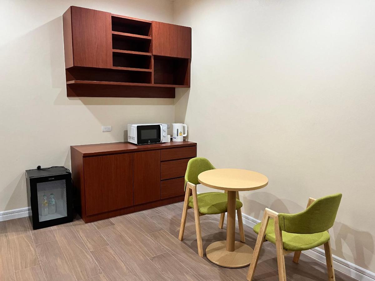 Anwari Hotel Bangkok Bagian luar foto